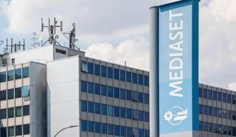 Mediaset dopo il video di Corona: "Libertà di espressione non è libertà di diffamazione" Mediaset dopo il video di Corona: "Libertà di espressione non è libertà di diffamazione"