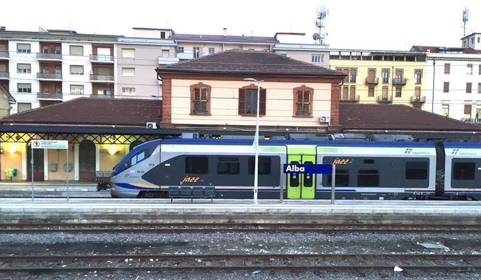 Alba e Bra chiedono alle Ferrovie di mantenere operativo il tratto fino a Carmagnola Alba e Bra chiedono alle Ferrovie di mantenere operativo il tratto fino a Carmagnola