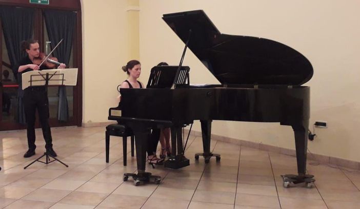 Gli studenti del liceo "Bianchi Virginio" di Cuneo in concerto per la rassegna "Grandae Musica a Villa"