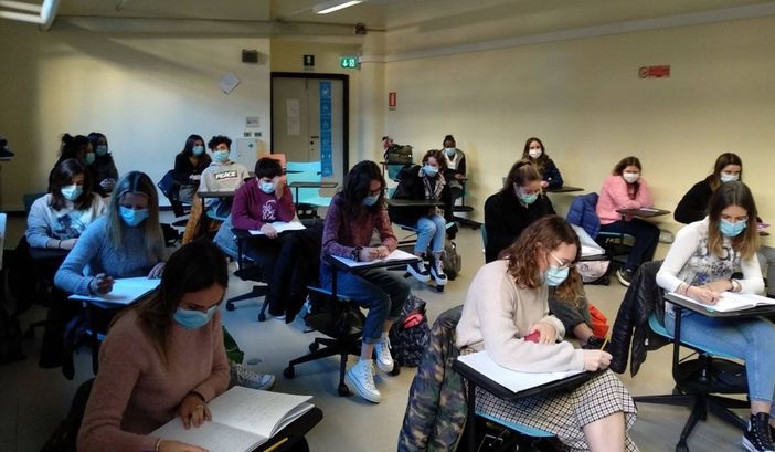 Scuole: obiettivo immunizzazione entro settembre dei giovani tra i 12 e i 23 anni