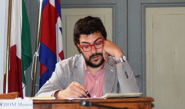 L'assessore Mauro Calderoni l'altra sera in Consiglio Comunale, a Saluzzo L'assessore Mauro Calderoni l'altra sera in Consiglio Comunale, a Saluzzo