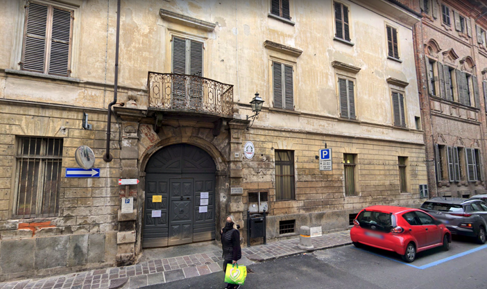 La facciata della scuola Montalcini La facciata della scuola Montalcini