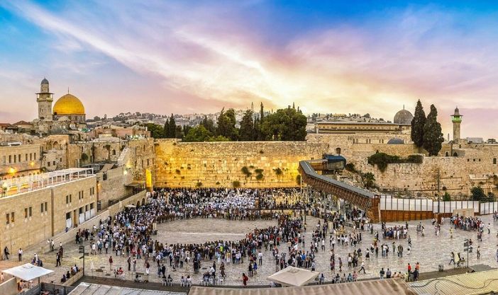 Gerusalemme, città di incontro e scontro di popoli, culture e religioni Gerusalemme, città di incontro e scontro di popoli, culture e religioni