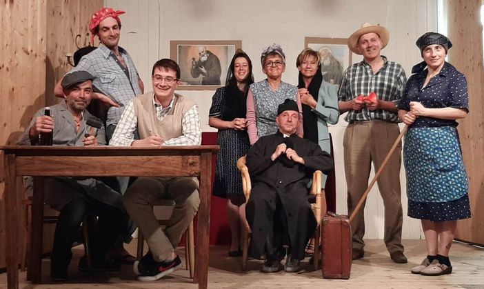 La compagnia teatrale dell'Associazione per gli Studi su Cravanzana, protagonista del tradizionale evento estivo