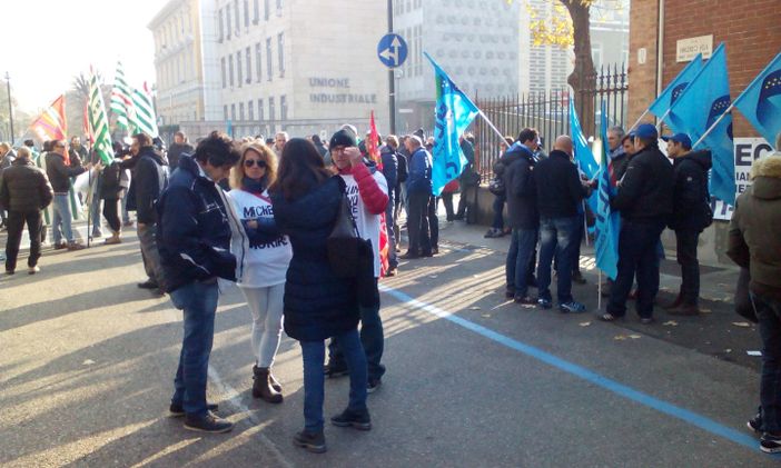 Il presidio in corso a Torino