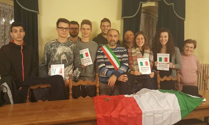 Consegnata la Costituzione ai diciottenni di Rifreddo