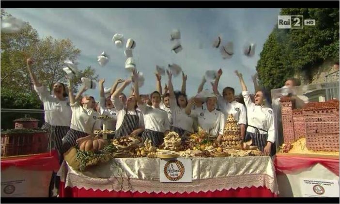L’Arte Bianca di Neive non si ferma: in presenza le ore di pasticceria, sala bar e laboratorio chimico-biologico