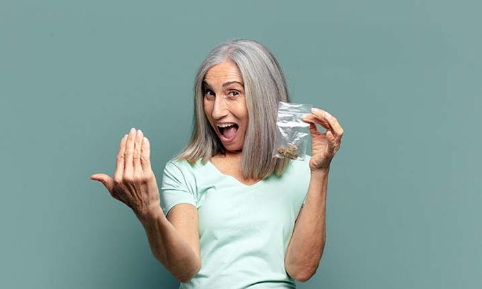 Rivoluzione cannabis legale, un mercato che vale 2 miliardi. L’erba che non muore mai