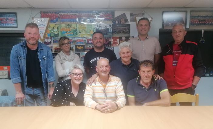 Il nuovo direttivo Bocciofila Auxilium: il presidente Piero Fornetti al centro con i due vicepresidenti