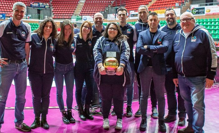 Valerio Giraudo fotografo, Silvia Canale team manager, Margherita Leone, Beatrice Bramardi, Ignazio e Leonardo Genesio fotografi, Emanuele Bessone videomaker, Davide Bima resp. marketing, Marco Dutto telecronista dirette A2, Mario Piccioni direttore Cuneo Volley TV.