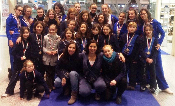 Il gruppo della Scuola di danza Arabesque di Cristina Chirco fotografato a Olbia