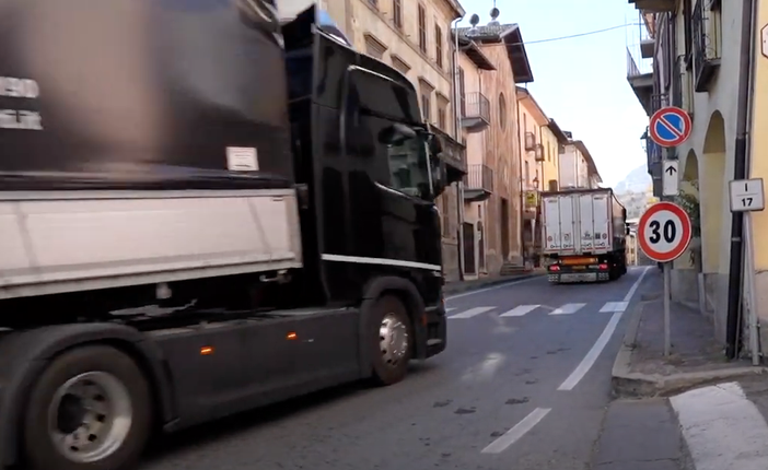 Variante di Demonte, la replica: "L'unico ecomostro in valle è lo stabilimento della Sant'Anna" Variante di Demonte, la replica: "L'unico ecomostro in valle è lo stabilimento della Sant'Anna"