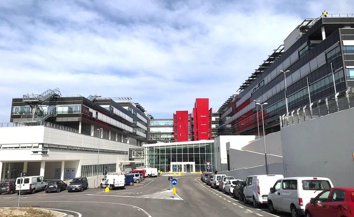 L'ingresso Verduno del nuovo ospedale di Alba e Bra