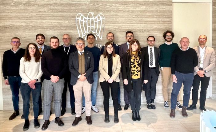 Foto di gruppo al termine della prima riunione del comitato