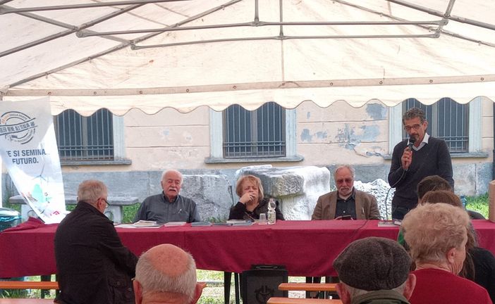In occasione della Festa della Repubblica a Nucetto è ripartita la rassegna "Un libro al museo" In occasione della Festa della Repubblica a Nucetto è ripartita la rassegna "Un libro al museo"
