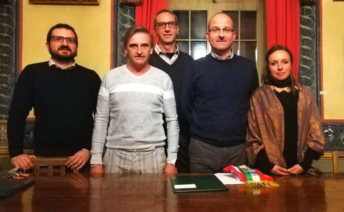 La Giunta di Costigliole Saluzzo, guidata dal sindaco Fabrizio Nasi