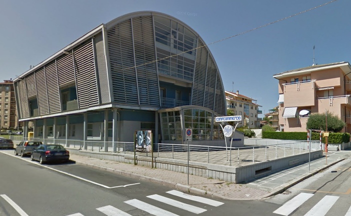 Confcommercio, agevolazioni per l’acquisto di macchinari e attrezzature Confcommercio, agevolazioni per l’acquisto di macchinari e attrezzature