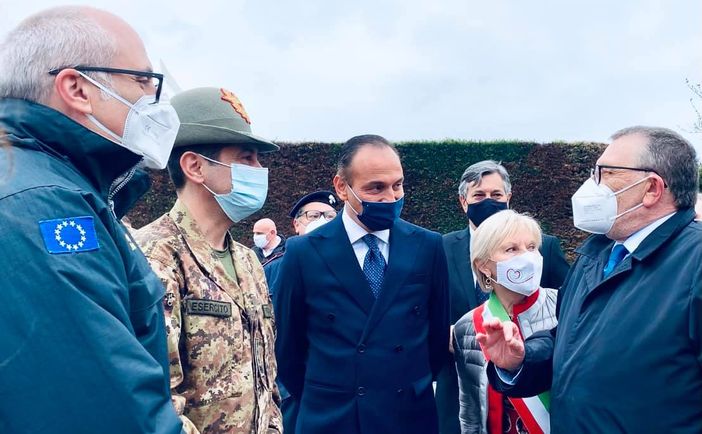 Arrivato l'ok del generale Figliuolo: Piemonte e Liguria vaccineranno i turisti in vacanza