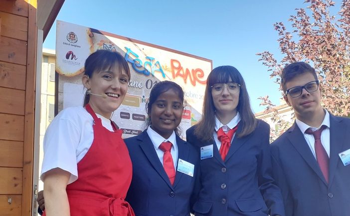 Savigliano, gli allievi del "Cravetta Marconi" fanno da guide alla Festa del Pane