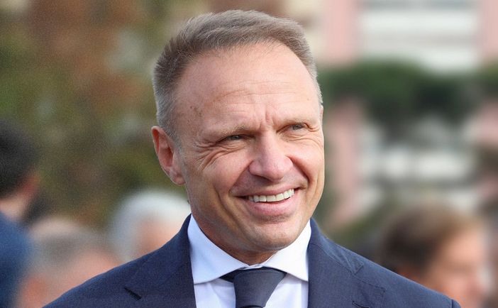 Il ministro all’Agricoltura Lollobrigida domani ad Alba per la vendemmia della scuola enologica