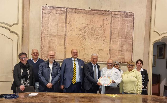 Domenico Pavan premiato dal sindaco Claudio Bogetti Domenico Pavan premiato dal sindaco Claudio Bogetti