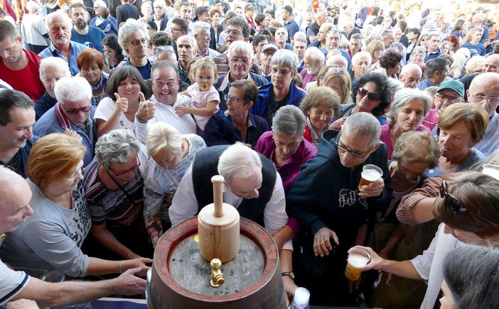 Stasera a Cuneo fuochi d'artificio a tempo di musica: l'Oktoberfest entra nel vivo