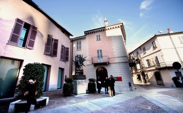 Il Centro Studi Beppe Fenoglio, di cui Parusso fu a lungo direttore