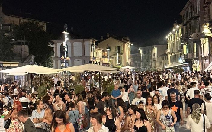 Torna a Saluzzo la quinta edizione di Saluzzo Shopping Night: tre serate di shopping e musica Torna a Saluzzo la quinta edizione di Saluzzo Shopping Night: tre serate di shopping e musica