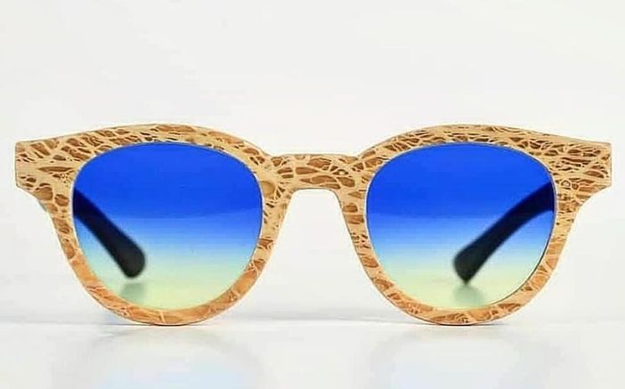 Cristiano Ferilli, pugliese venticinquenne, laureato in ortottica e diplomato ottico è da sempre appassionato di tutto ciò che riguarda vista e occhiali