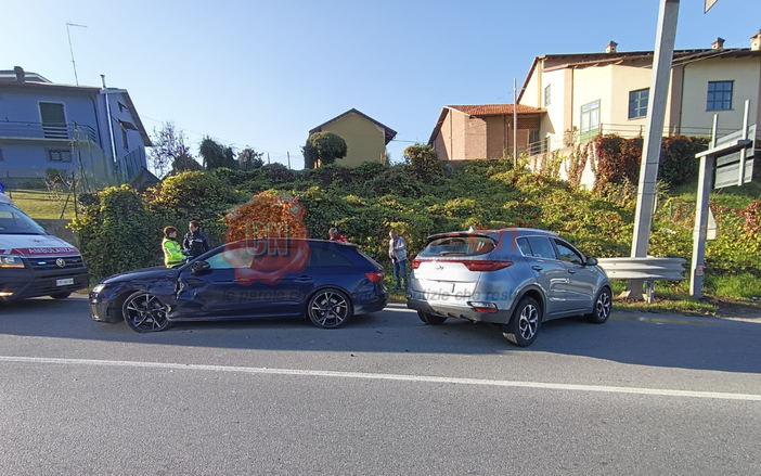 Cherasco, frontale sulla salita del Bergoglio: due feriti