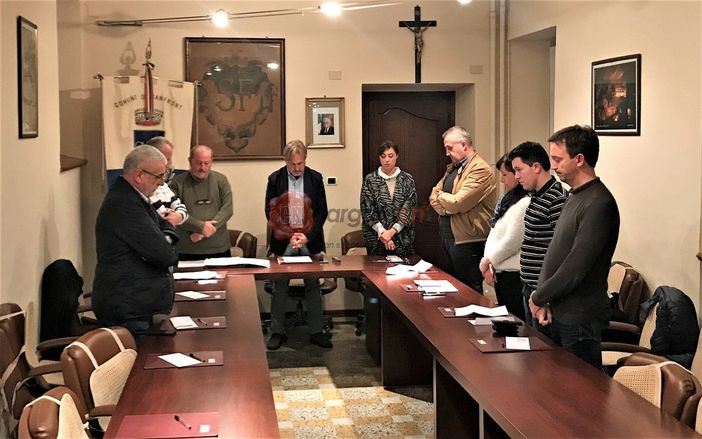 Il minuto di raccoglimento osservato dal Consiglio comunale di Sanfront Il minuto di raccoglimento osservato dal Consiglio comunale di Sanfront
