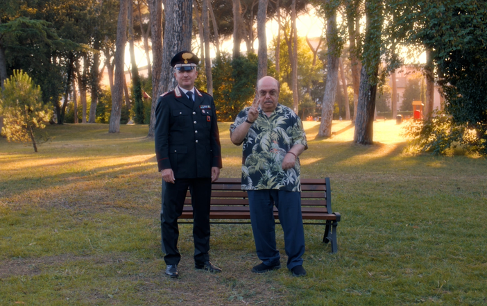 Contro le truffe agli anziani l’Arma arruola un testimonial speciale: Lino Banfi [VIDEO]