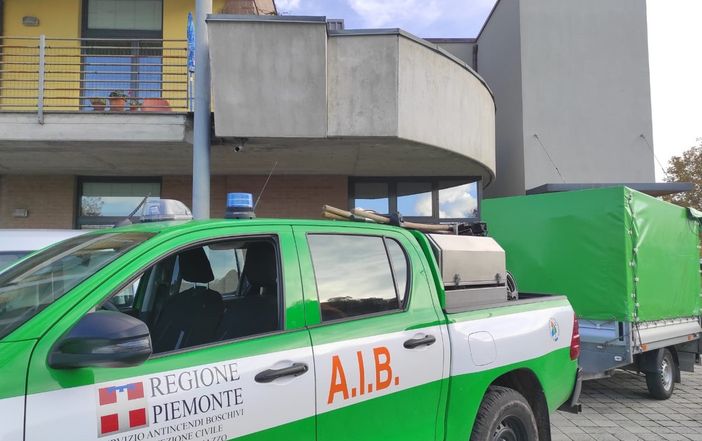 Le operazioni di sgombero degli ospiti della struttura