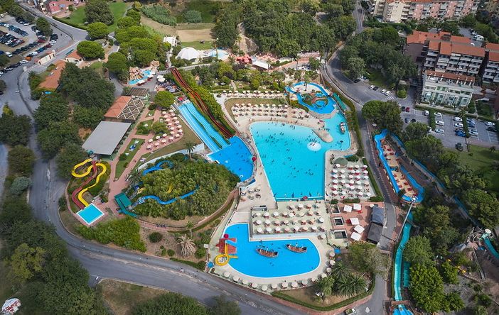 Le Caravelle di Ceriale riaprono il 12 giugno: 5 nuovi scivoli