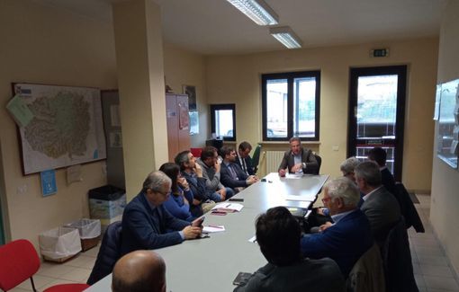 Un incontro del tavolo di coordinamento convocato a Cuneo dalla Provincia