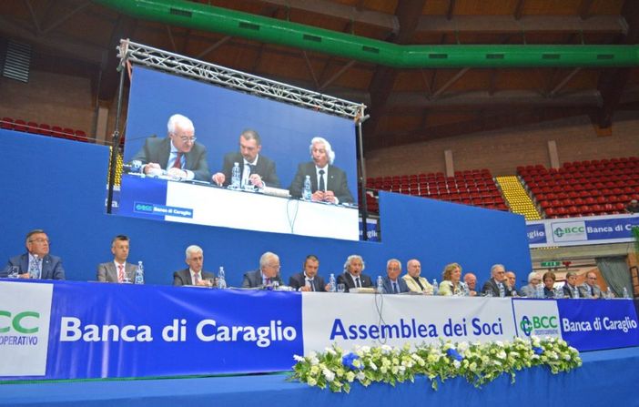 L'assemblea presso il PalaUBIBanca di Cuneo L'assemblea presso il PalaUBIBanca di Cuneo