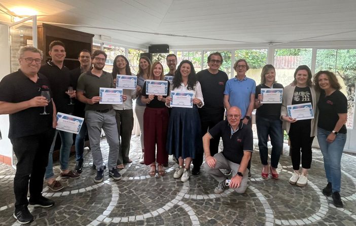 Il gruppo di dipendenti premiati