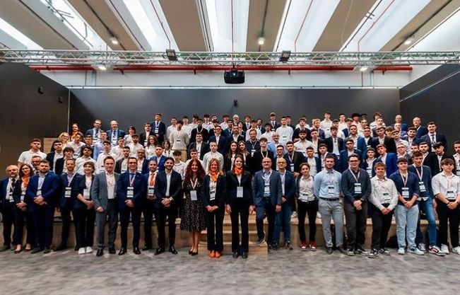 Il Vallauri di Fossano premiato al concorso Gewiss, complimenti ai ragazzi di Elettrotecnica Il Vallauri di Fossano premiato al concorso Gewiss, complimenti ai ragazzi di Elettrotecnica