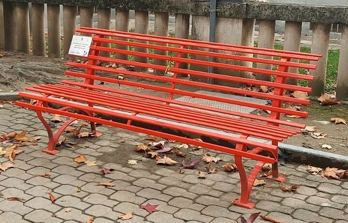 La panchina rossa a Revello