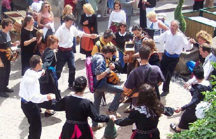 Espaci ocitan, un corso di Campana a festa per il mese di aprile Espaci ocitan, un corso di Campana a festa per il mese di aprile