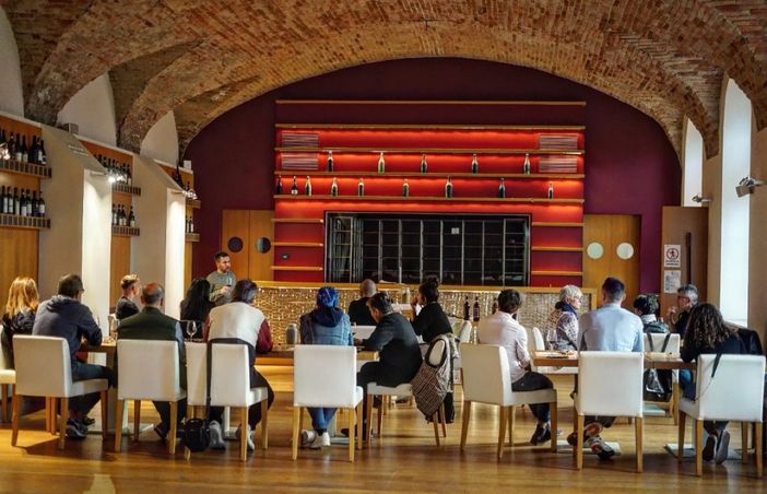 Ad Alba un nuovo modo di degustare il vino presso il “Wine Experience” Ad Alba un nuovo modo di degustare il vino presso il “Wine Experience”