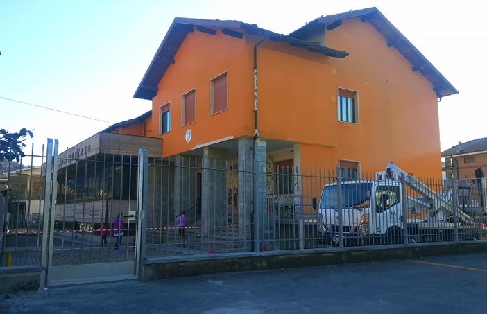 Le scuole elementari di rifreddo dopo la ritinteggiatura