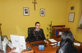 Alba: 28enne violento e vessatorio nei confronti della convivente, poi diventa stalker quando lei lo lascia