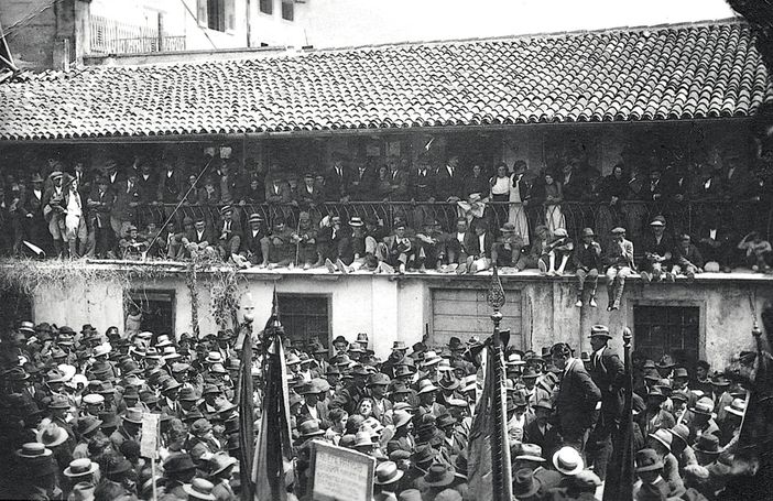 Un comizio di Giuseppe Lenti