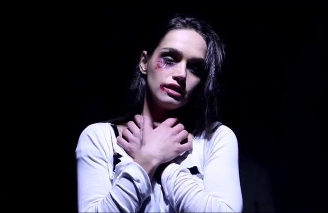 Ajda Proshka nel cortometraggio "Un paio di mutandine rosse"