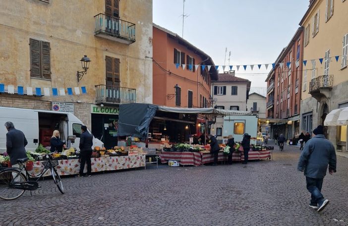 Racconigi: il mercato del giovedì si trasferisce in piazza Vittorio Emanuele