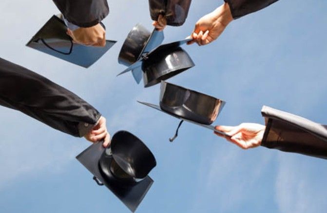 Studiare per il lavoro o per la vita? L’eterno dilemma dell’istruzione Studiare per il lavoro o per la vita? L’eterno dilemma dell’istruzione