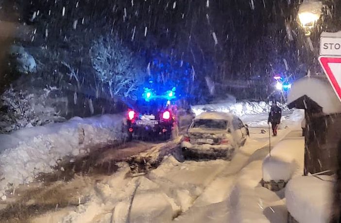 Ancora migranti abbandonati sul colle della Maddalena sotto la neve. Scappato il passeur