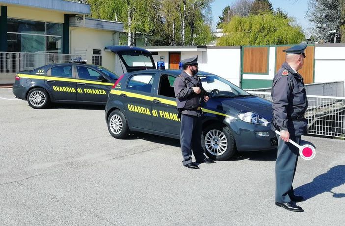 Lavoro nero: la Guardia di finanza multa 37 aziende della Granda Lavoro nero: la Guardia di finanza multa 37 aziende della Granda