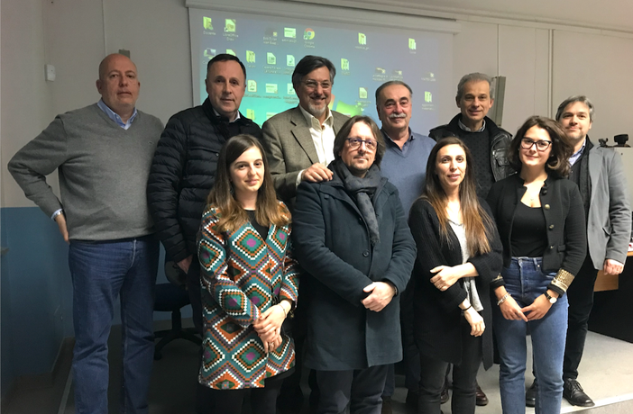 La presentazione dei due progetti nell'aula magna dell'Istituto Comprensivo